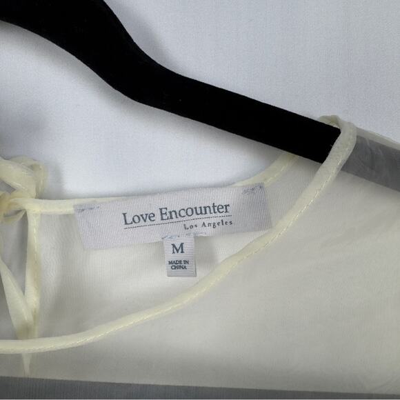 Love Encounter Los Angeles Womens Cream Sheer Puff Sleeve Blouse Size M/L - Picture 3 of 9